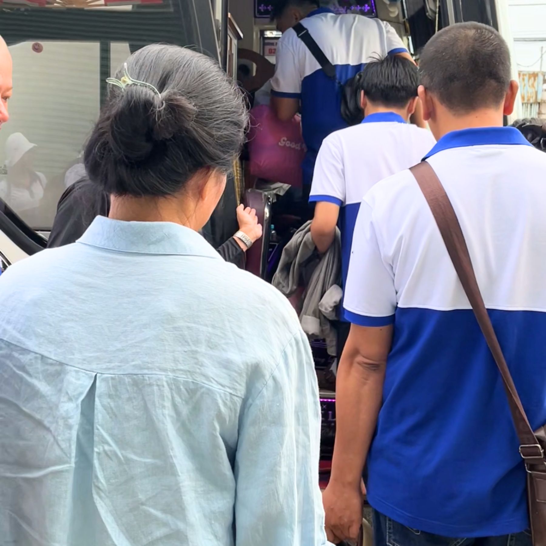 Du lịch hè 2026 của Vietloadbanks tại Ninh Chữ - Vĩnh Hy 3 Đội ngũ nhân viên trong chuyến du lịch hè 2026 - H2