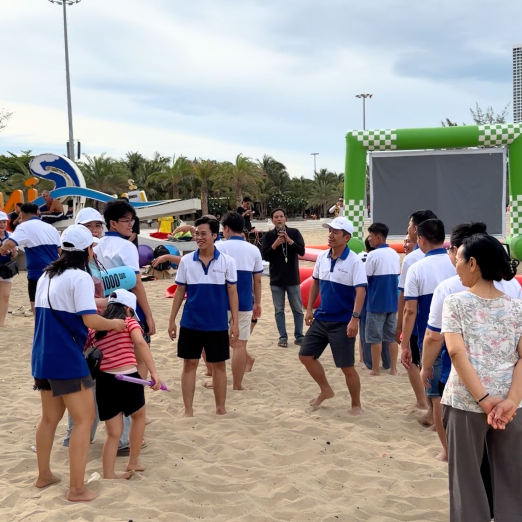 Du lịch hè 2026 của Vietloadbanks tại Ninh Chữ - Vĩnh Hy 24 Đội ngũ nhân viên trong chuyến du lịch hè 2026 - H23