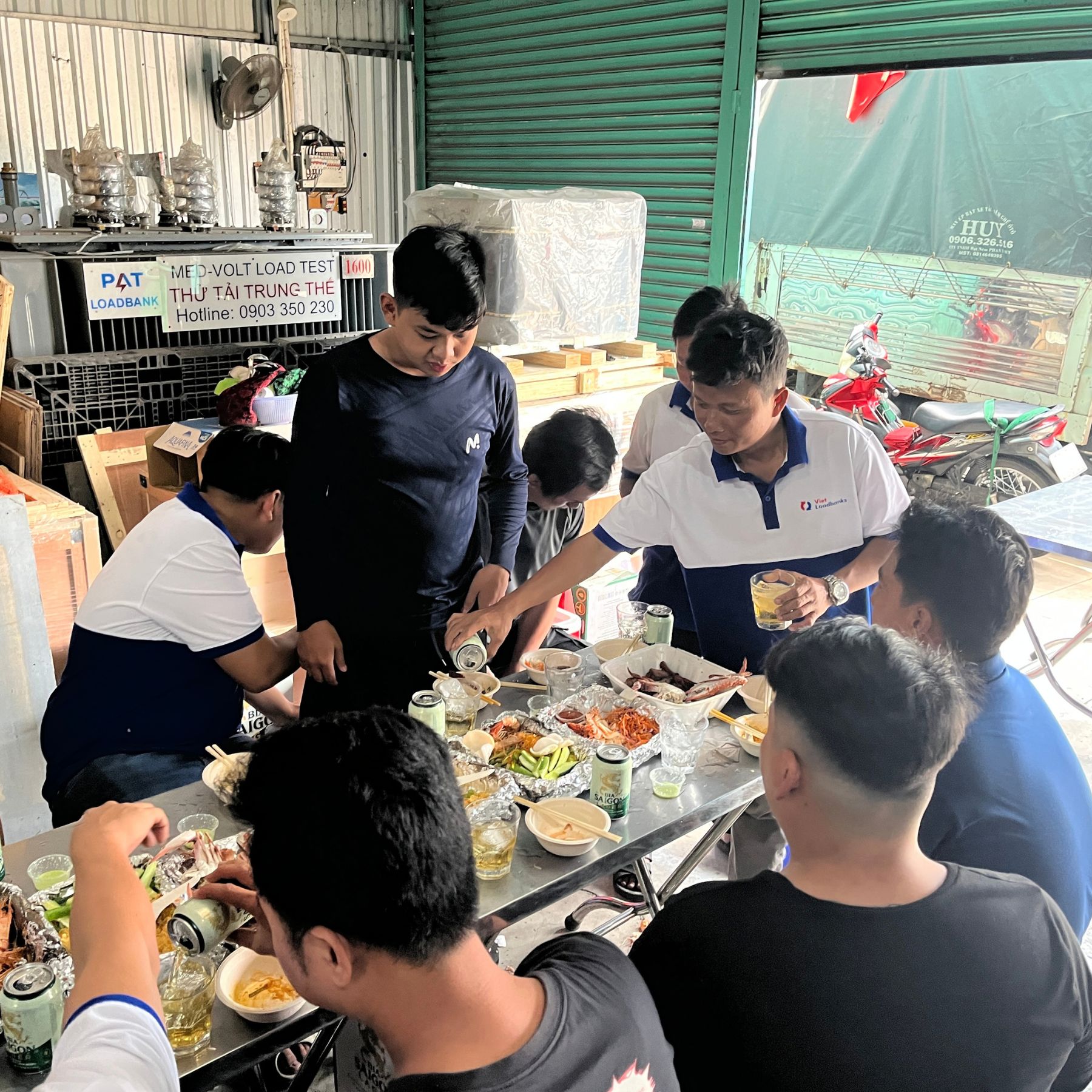 Liên hoan cùng Vietloadbanks 7 Đội ngũ Vietloadbanks trong buổi tiệc công ty - 6