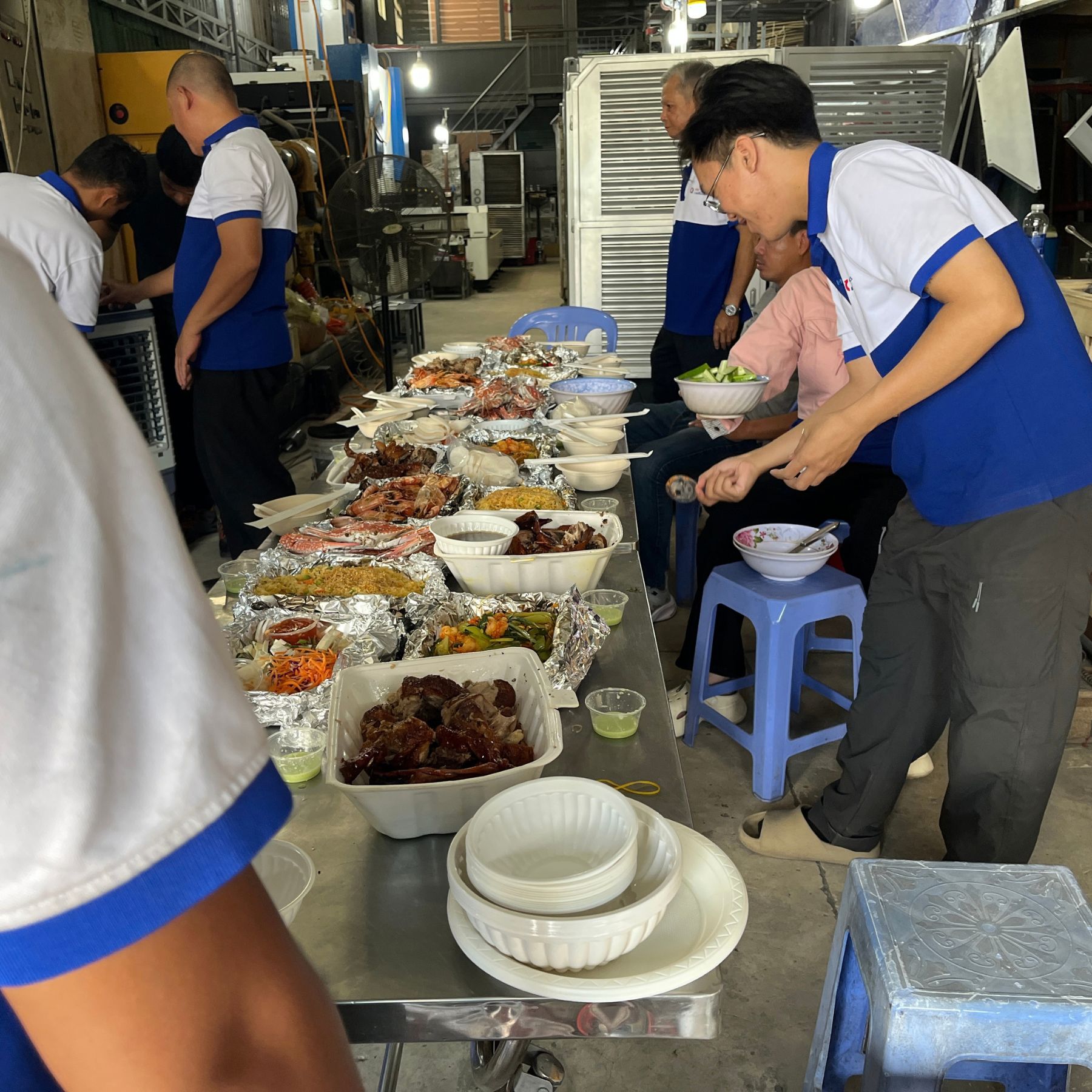 Liên hoan cùng Vietloadbanks 13 Đội ngũ Vietloadbanks trong buổi tiệc công ty - 12