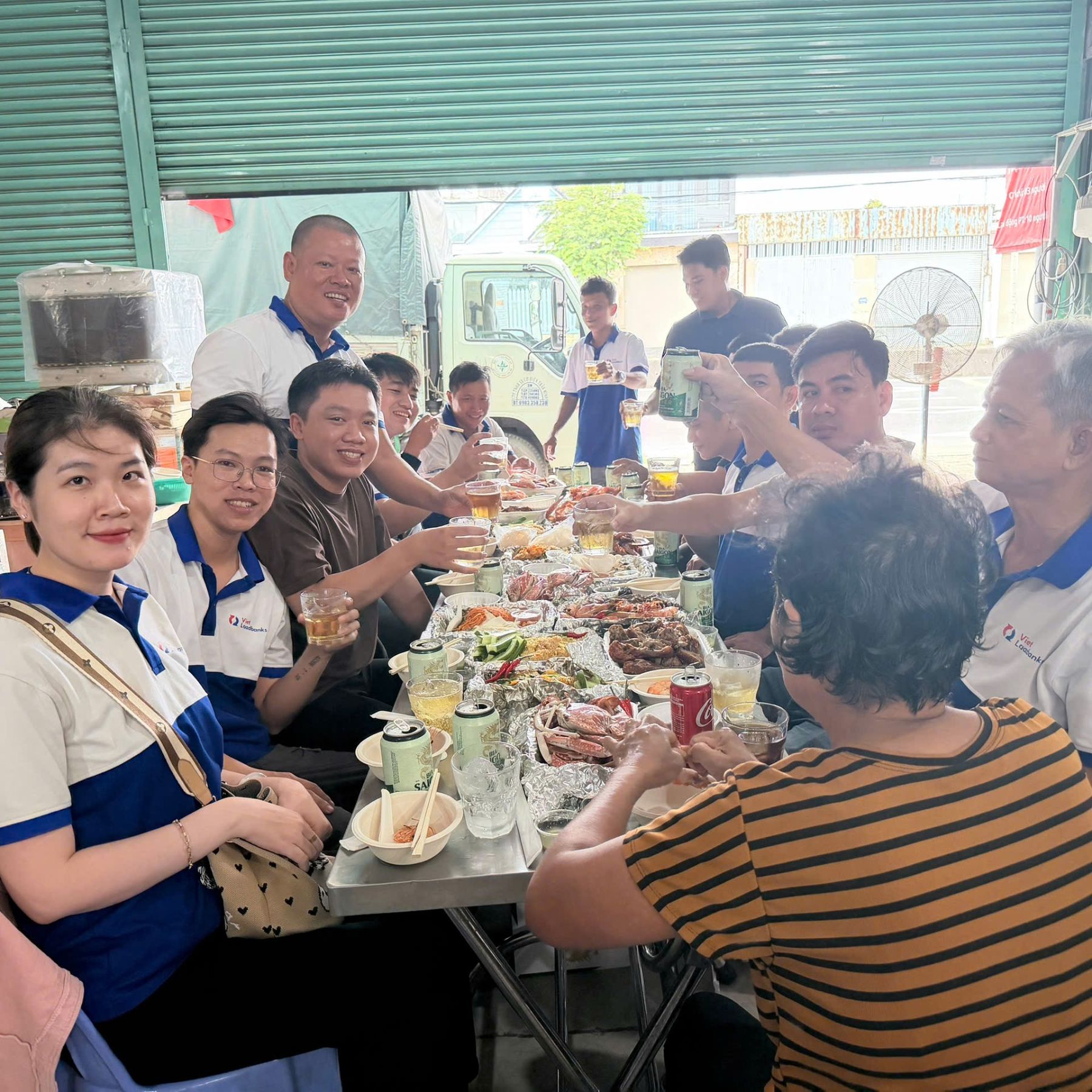 Liên hoan cùng Vietloadbanks 16 Đội ngũ Vietloadbanks trong buổi tiệc công ty - 15