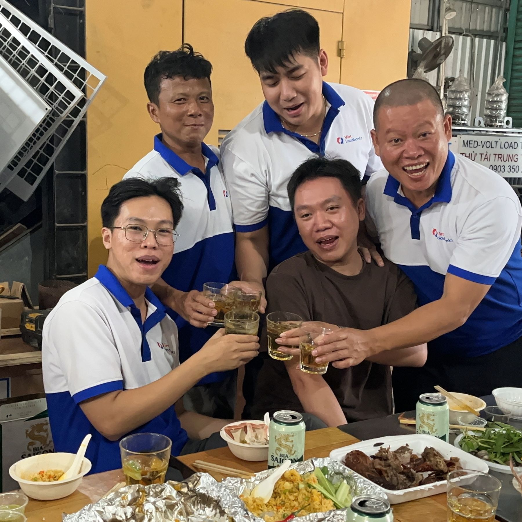 Liên hoan cùng Vietloadbanks 10 Đội ngũ Vietloadbanks trong buổi tiệc công ty - 9